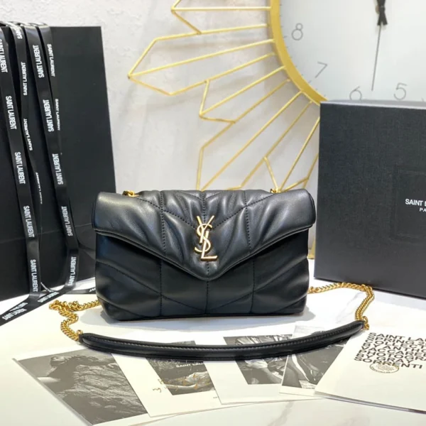 LOULOU PUFFER Lambskin bag Size: 23x15.5x5.8cm Model: 620333