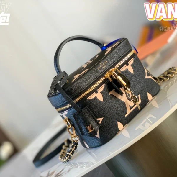 Louis Vuitton Size: 19*13*11cm