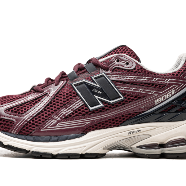 1906R "Burgundy Black" M1906RCC