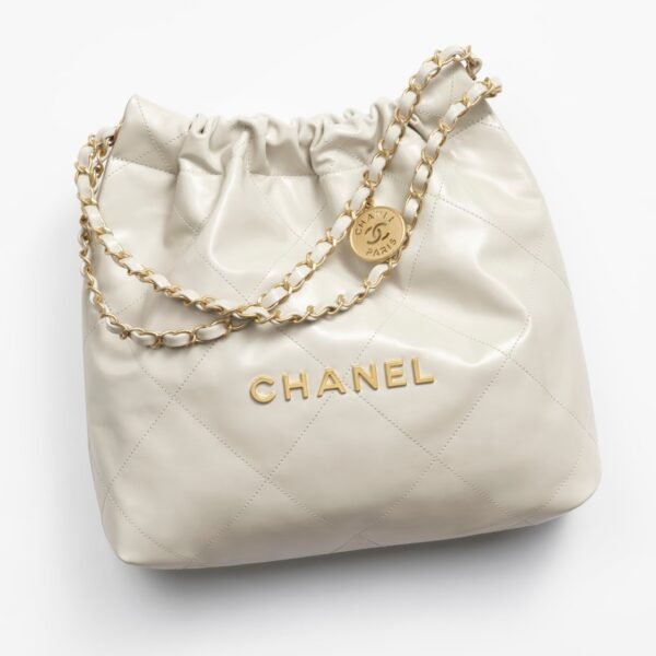 CHANEL 22 SMALL HANDBAG