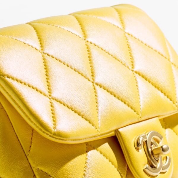 CHANEL SMALL FLAP BAG