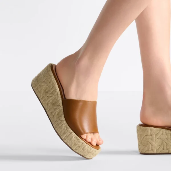 Attitude Dior Wedge Slide