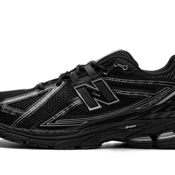 1906R "Black / Silver" M1906RCH