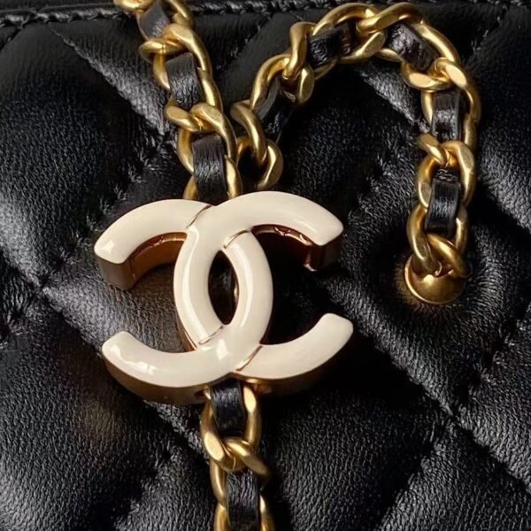 Chanel AP3940 Lambskin Cosmetic Bag Shiny Lambskin Enamel & Gold Metal Black