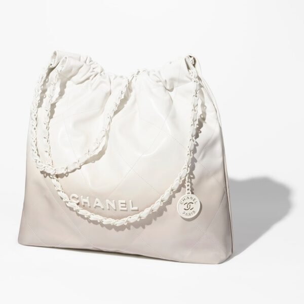 CHANEL 22 HANDBAG