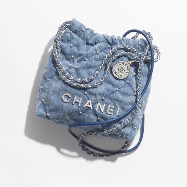 CHANEL 22 MINI HANDBAG