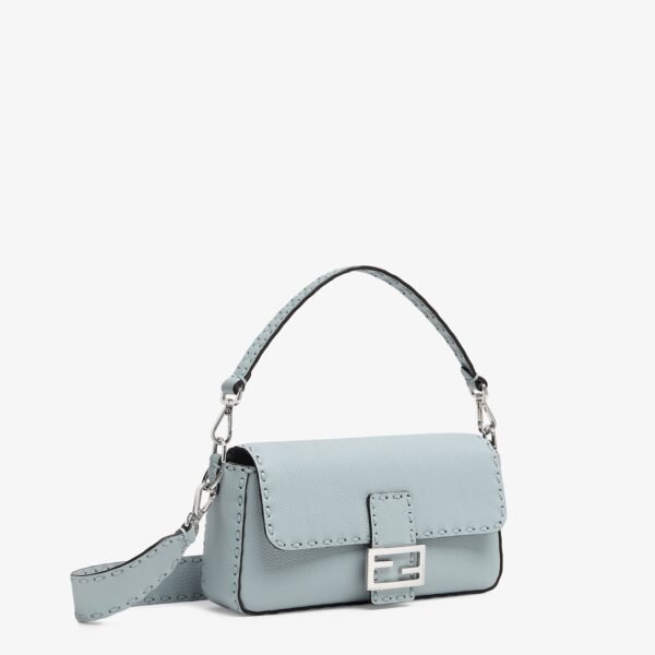 Baguette Medium 612 Hand-Sewn Topstitches