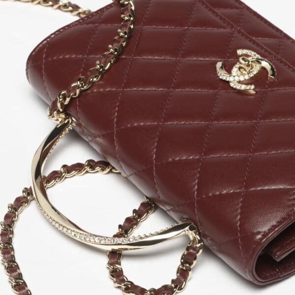 CHANEL WALLET ON CHAIN