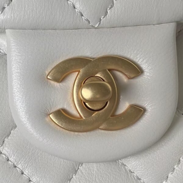 Chanel 23S AS4064 Camellia Embossed Chain Lambskin Flap Bag White