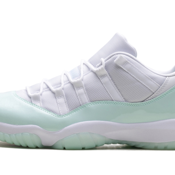 Air Jordan 11 Low WMNS "Igloo" AH7860 103