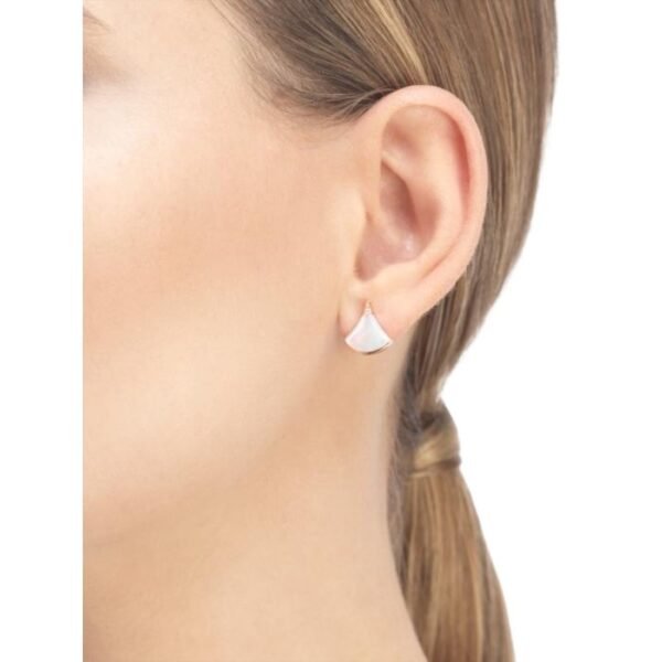 DIVAS’ DREAM earrings