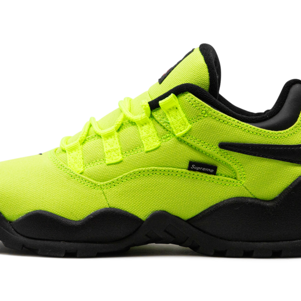 SB Darwin Low "Supreme - Volt" FQ3000 700