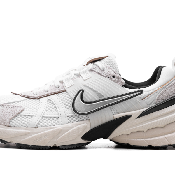 V2K Run Wmns "Summit White" FN6703 100