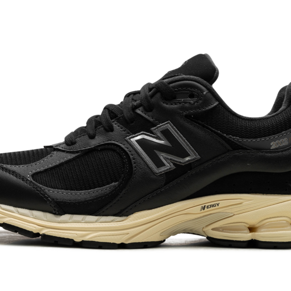 M2002R "Vintage Black White" M2002RIB