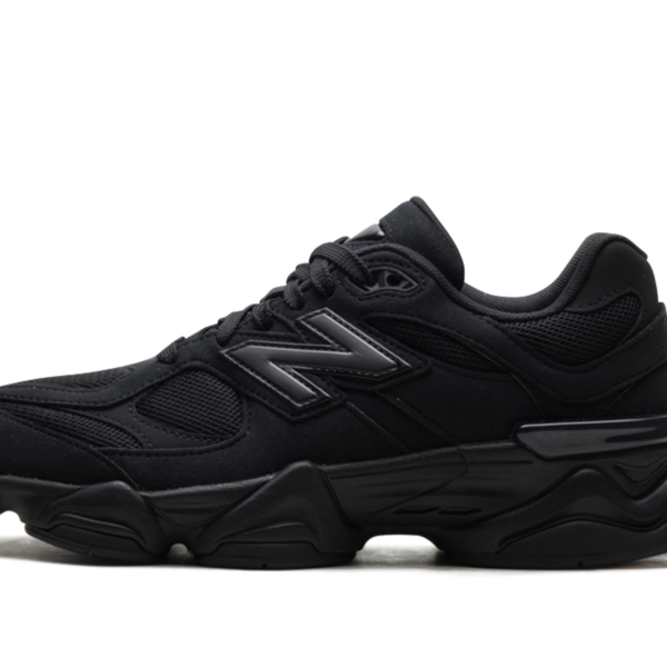 9060 GS "Triple Black" GC9060BB