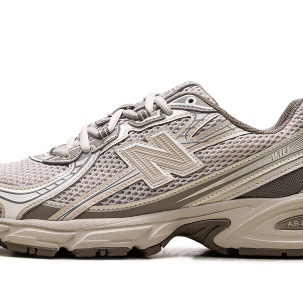 740 "Dockside Timberwolf Sea Salt" U740AS2