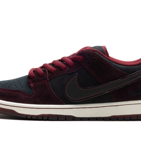 SB Dunk Low "Riot Skateshop" FZ1289 200
