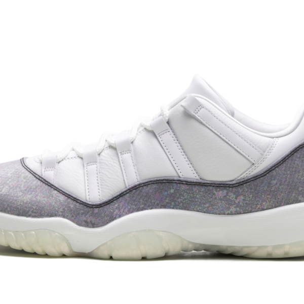 Air Jordan 11 Low "Year of the Snake" HQ7000 001